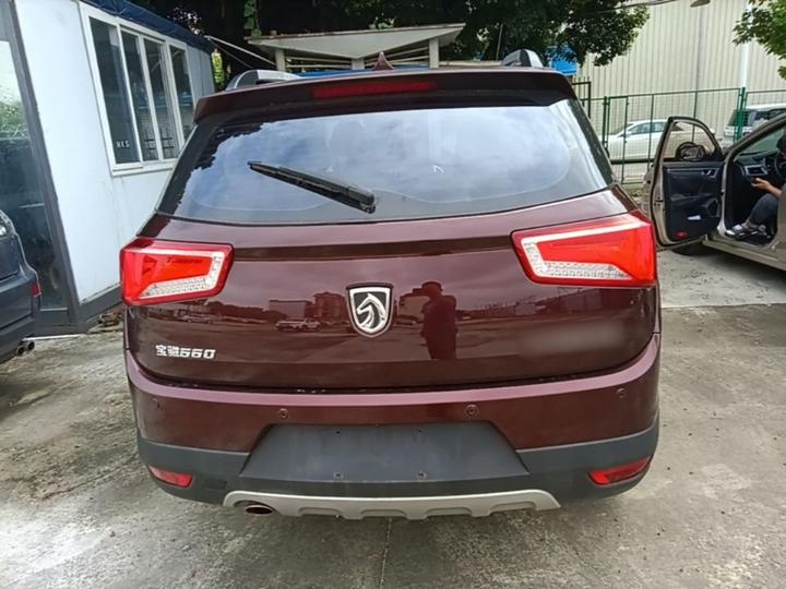560 2015 1.8L MT Elite photo 3