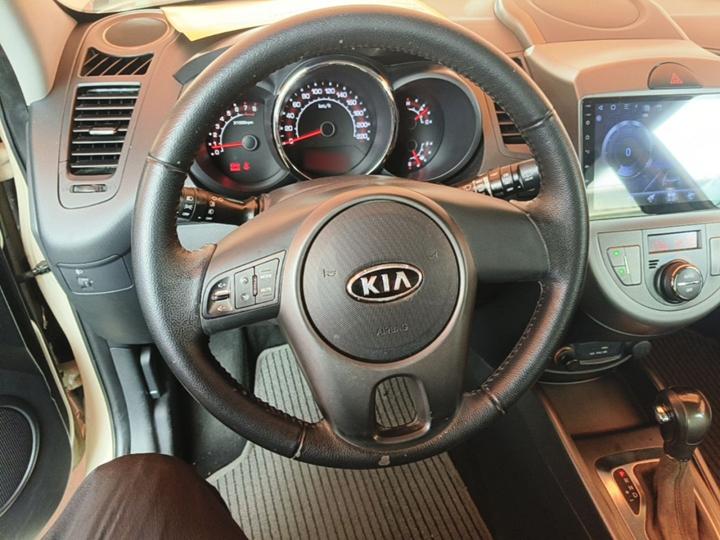 2012 1.6L AT Premium photo 6