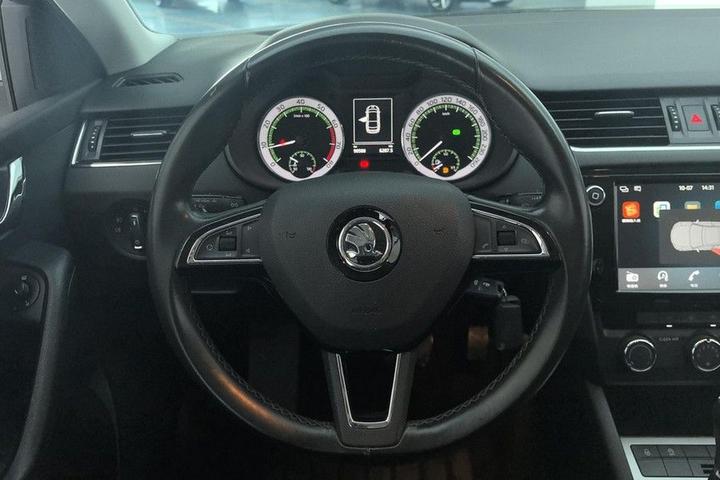 Octavia 2018 TSI230 DSG Luxury photo 7