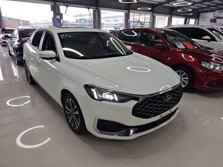 Escort 2021 1.5L AT photo 3