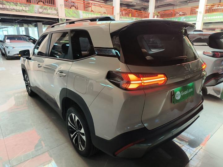560 EV 2026 125km Luxury photo 4