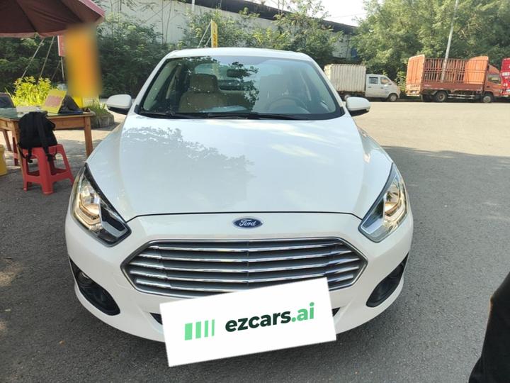 Escort 2017 1.5L MT Comfort photo 2