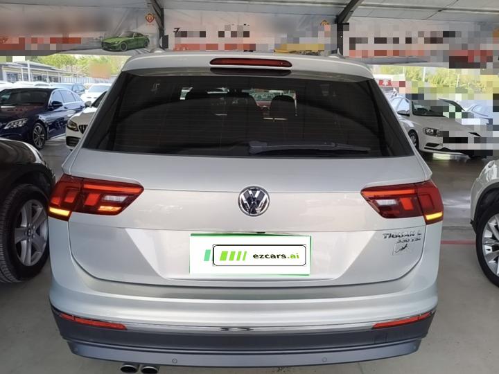Tiguan L 2018 Facelift 330TSI AT RWD Luxury photo 3