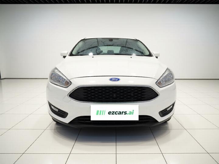 Focus 2018 Hatchback Classic 1.6L AT Fashion photo 2