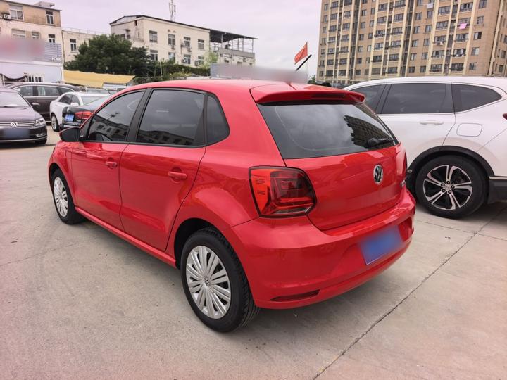 Polo 2016 1.6L AT Comfort photo 4