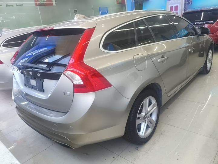 V60 2014 T5 photo 4