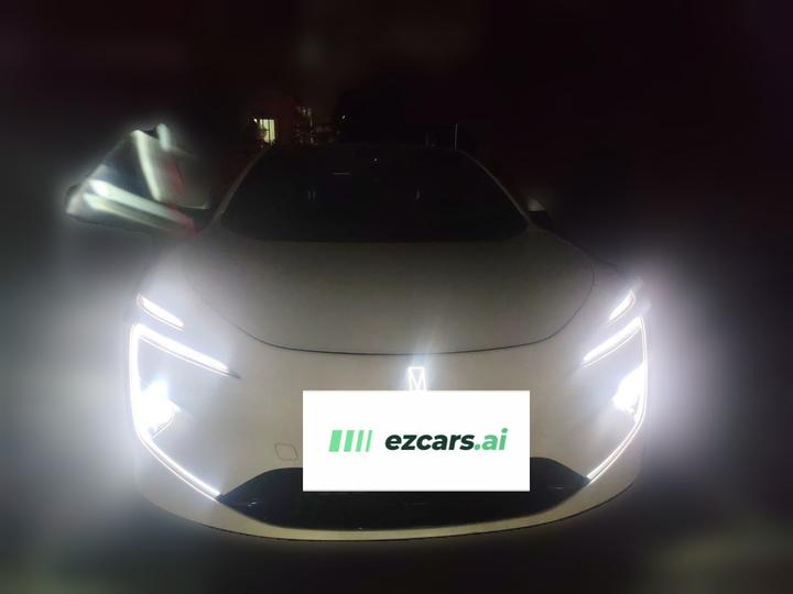 12 2024 700 RWD photo 2