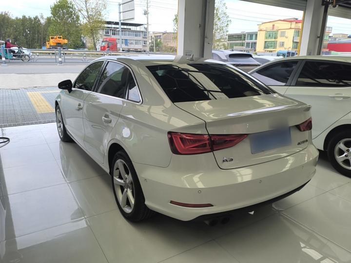 A3 2015 Limousine 40 TFSI AT Luxury photo 4