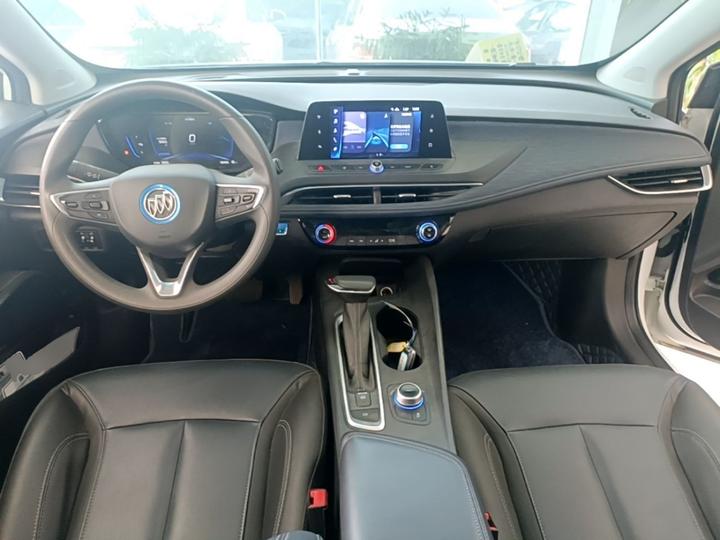 6 2022 PHEV photo 2