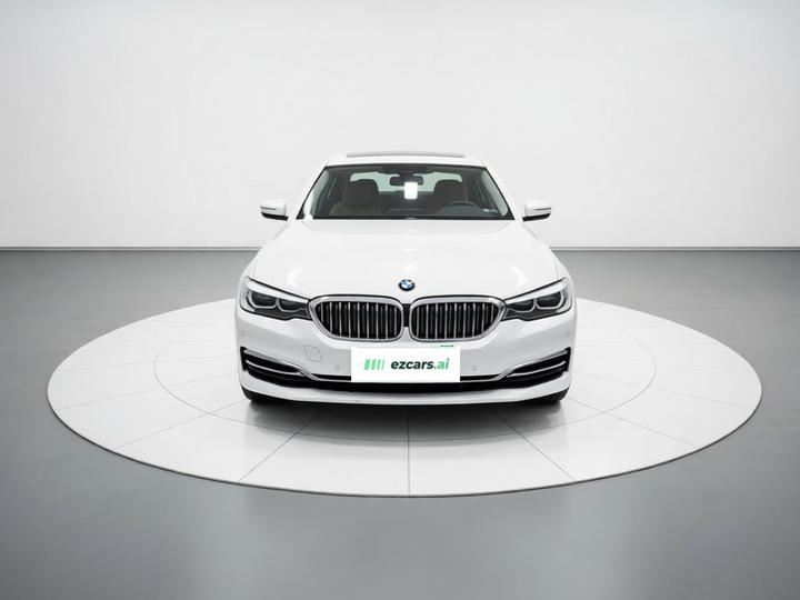 5 Series 2020 525Li Luxury photo 2