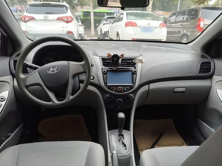 Verna 2014 1.4L AT Leading GLX photo 5