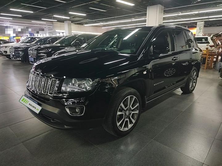 Compass Imported 2015 2.0L RWD Luxury