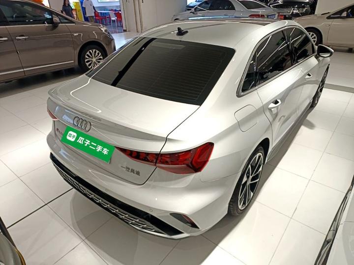 A3 2025 A3L Limousine 35TFSI Flying Spur Exclusive photo 4