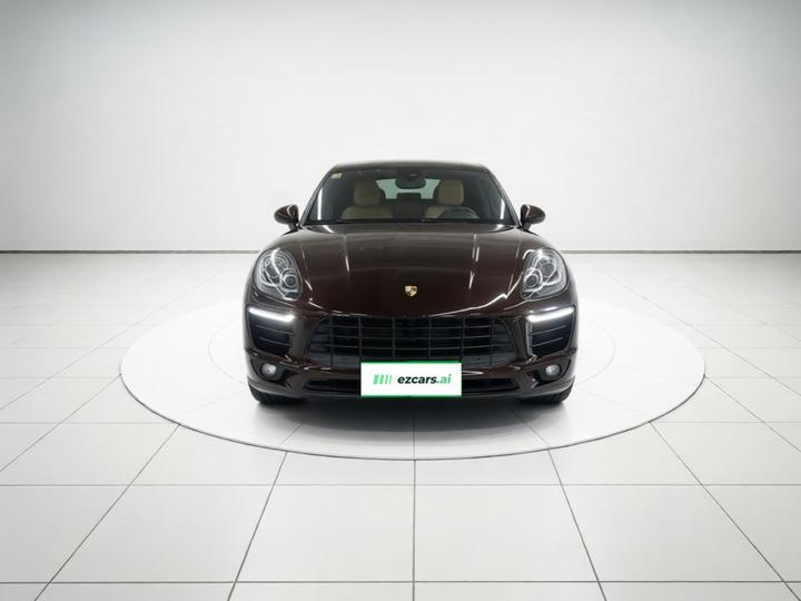 2017 Macan 2.0T photo 2