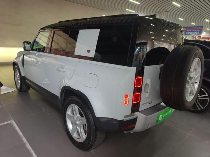 Defender EV 2022 110 P400e photo 4