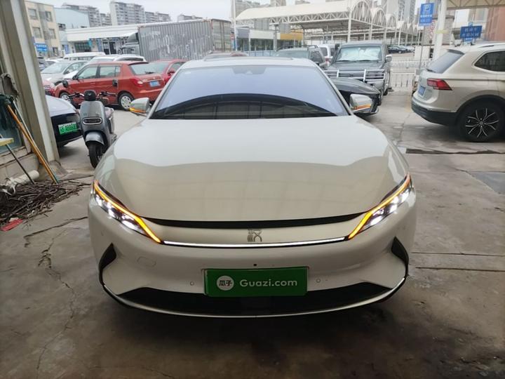 Han 2021 EV Standard Range Luxury photo 2