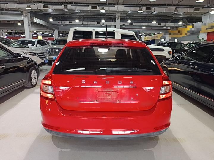 Rapid Spaceback 2019 1.5L AT Comfort photo 5