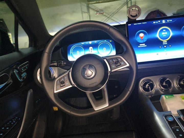 X 2020 PHEV Sport photo 7