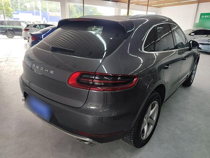 2017 Macan 2.0T photo 4