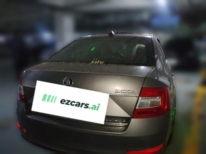 Octavia 2015 1.6L MT photo 6