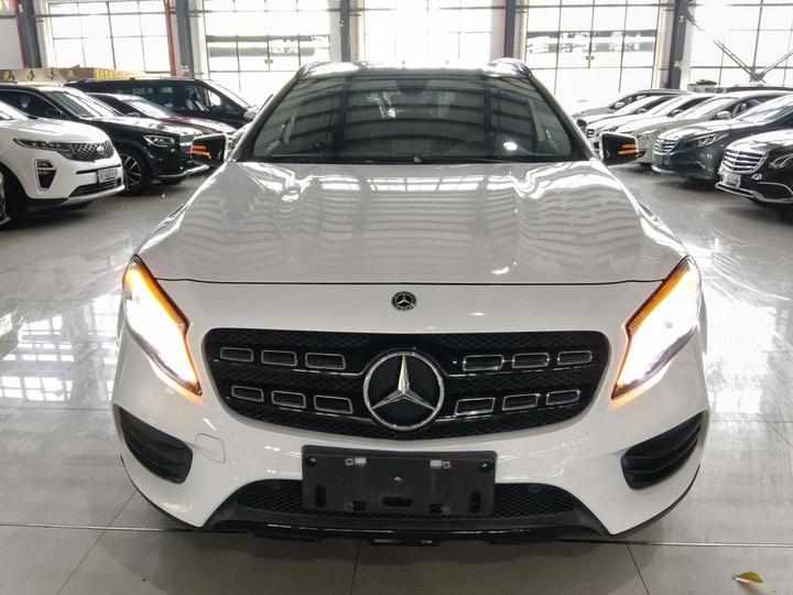 GLA 2018 GLA 220 4MATIC Sport photo 2