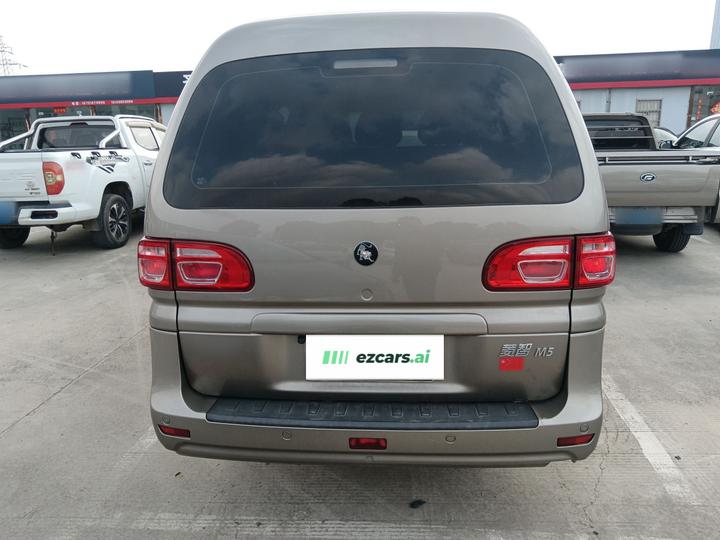 Lingzhi 2023 M5L 1.6L 5-Seater photo 3