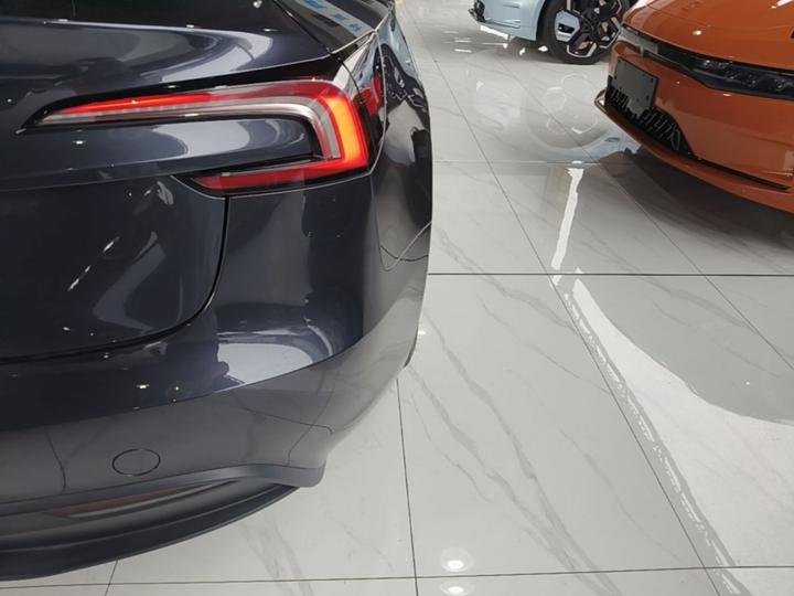 Model 3 2023 RWD photo 7