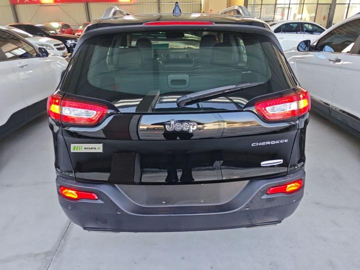 Cherokee 2016 2.4L Leading photo 5