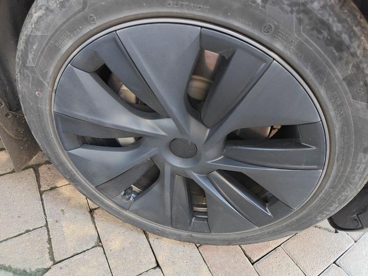 Model Y 2023 Long Range AWD photo 8