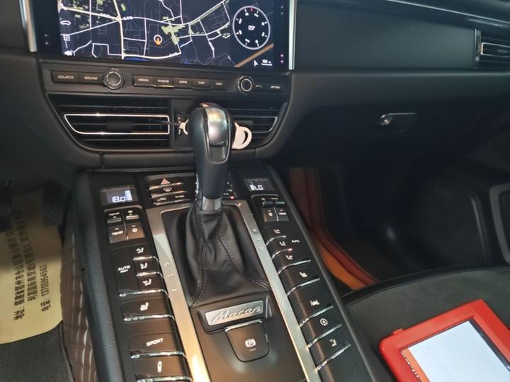 2018 Macan 2.0T photo 5