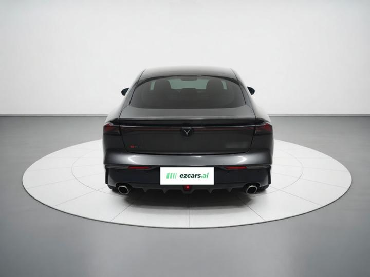 UNI-V 2022 1.5T Premium photo 3