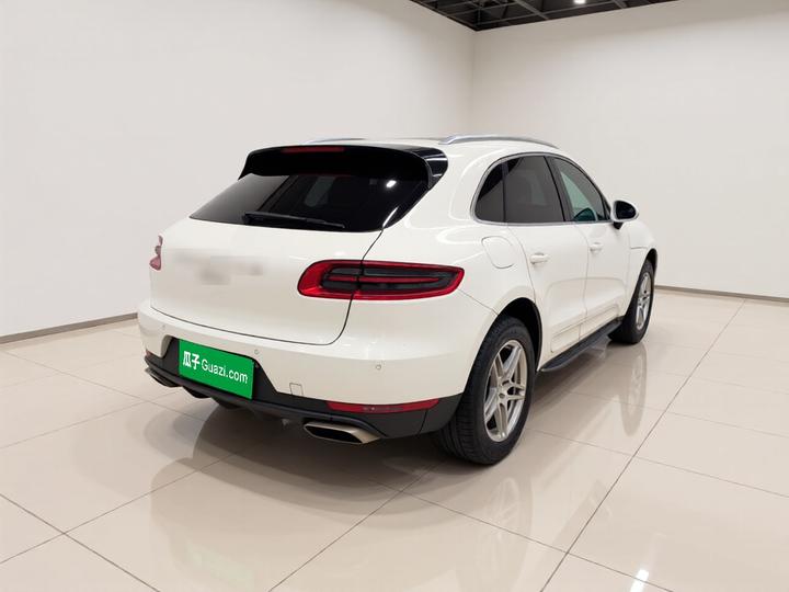 2017 Macan 2.0T photo 6