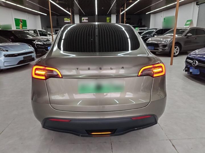 Model Y 2022 RWD photo 3