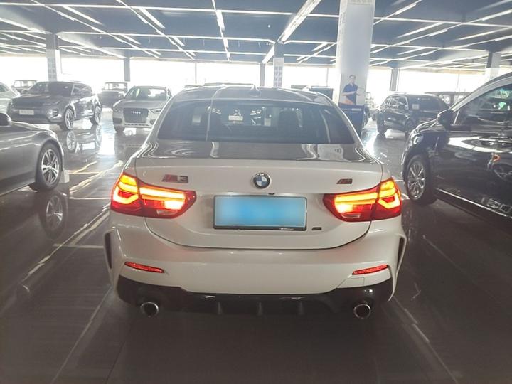 1 Series 2019 120i Leading M Sport Package photo 3