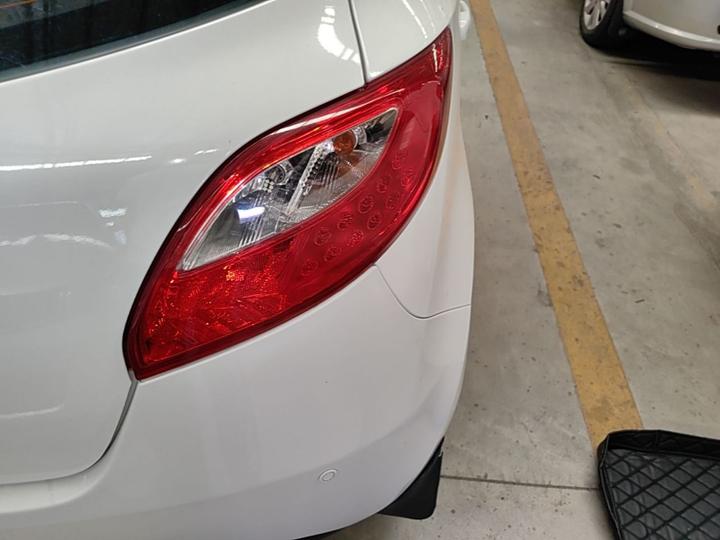 2 2012 Hatchback 1.5L AT Value photo 7