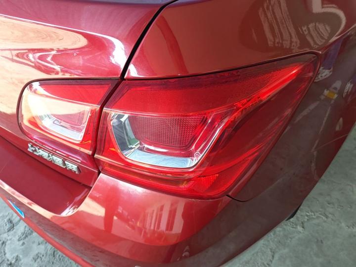 2015 1.5L Classic SE AT photo 7