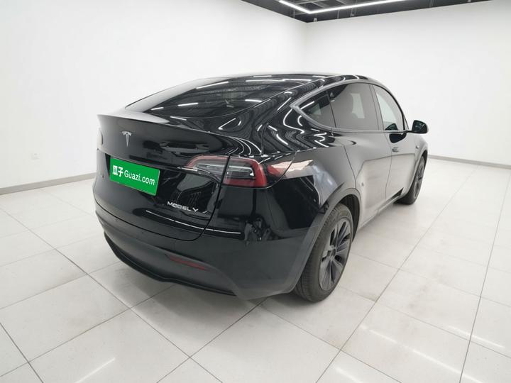 Model Y 2023 RWD photo 4