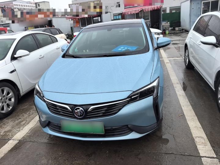 6 2020 PHEV Fashion photo 2