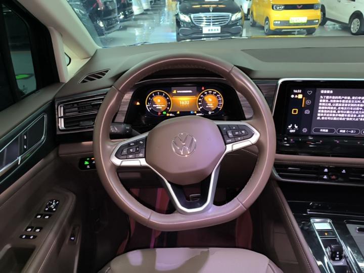 Viloran 2023 Facelift 380TSI photo 6