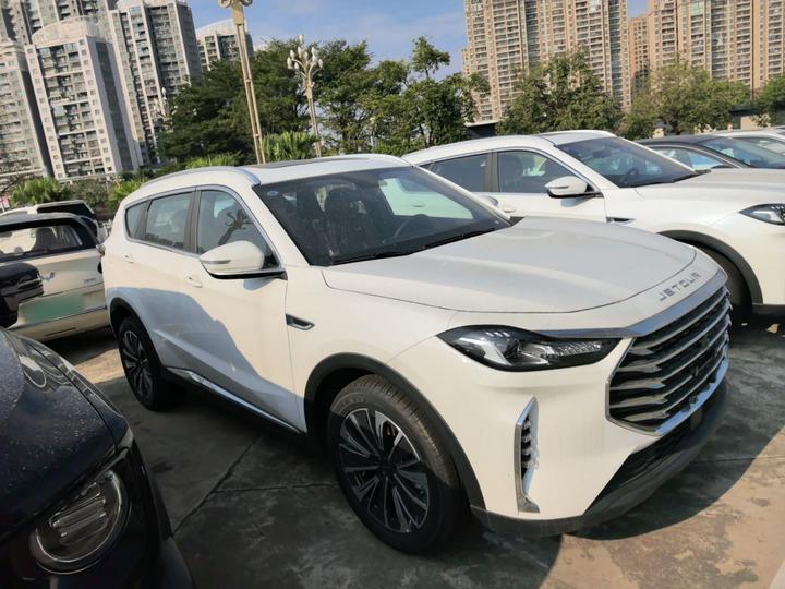 X70 PLUS 2025 1.5T CVT Flagship PRO 5-Seater photo 3
