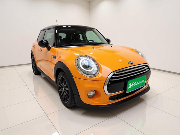 2016 1.5T COOPER 5-Door photo 3
