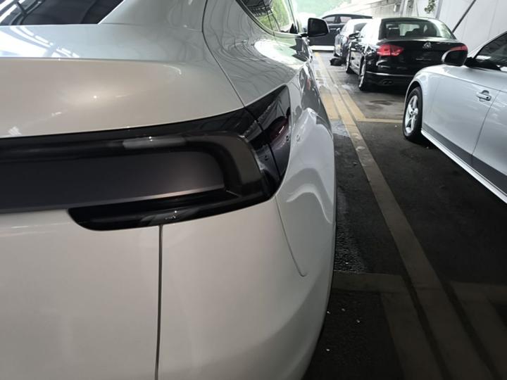 Model Y 2025 RWD photo 7