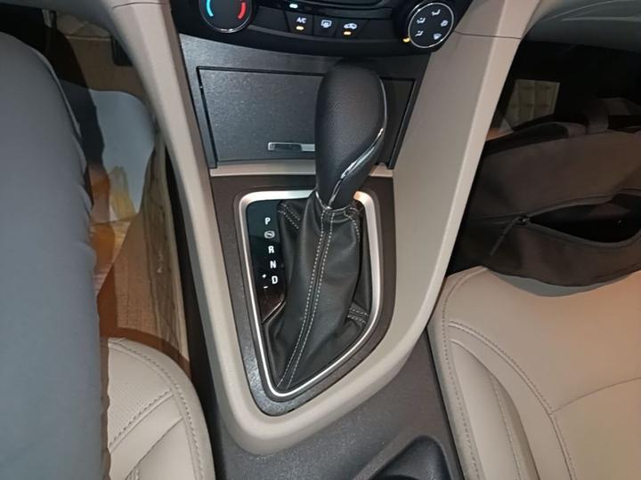 Excelle 2021 Classic 1.5L AT Elite photo 5
