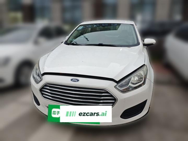 Escort 2017 Facelift 1.5L MT Comfort photo 2