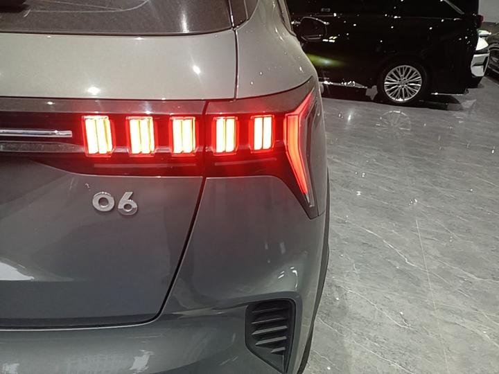 06 EM-P 2022 PHEV 84KM Range Pro photo 7