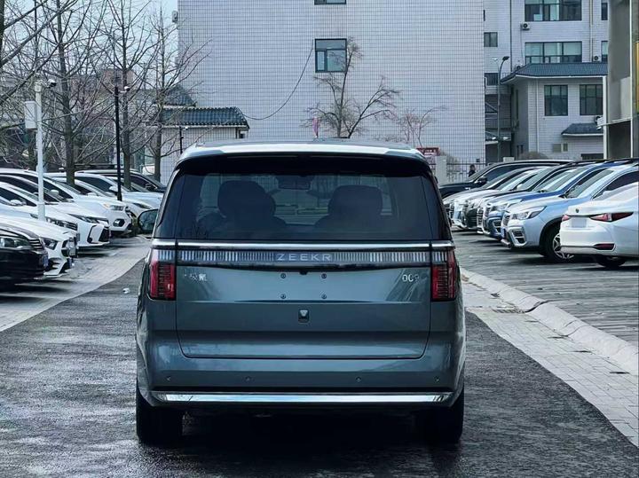 009 2024 6-Seater Executive AWD 108kWh photo 3