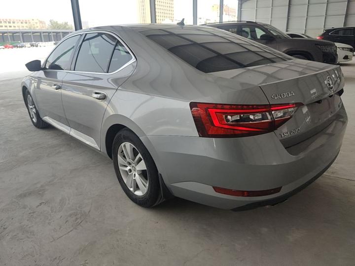 Superb 2016 TSI280 DSG photo 4