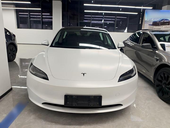 Model 3 2023 RWD photo 2
