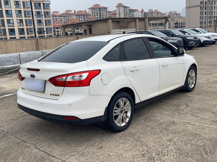 Focus 2012 Sedan 1.6L MT Comfort photo 4