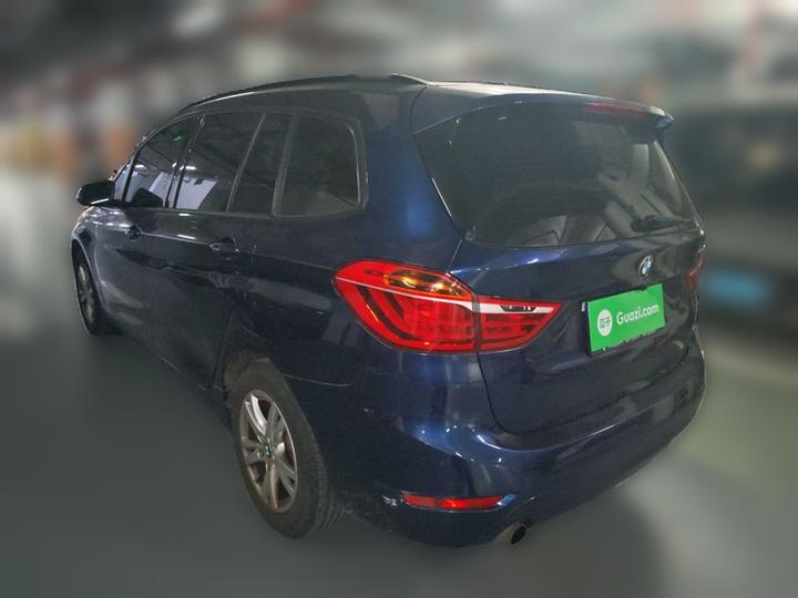 2 Series Wagon 2015 218i Leading photo 4